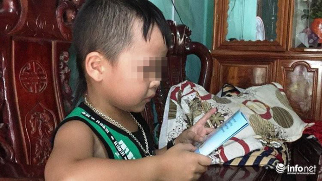 Báo nước ngoài “choáng” với khả năng “bắn tiếng Anh như gió” của bé trai 5 tuổi người Việt