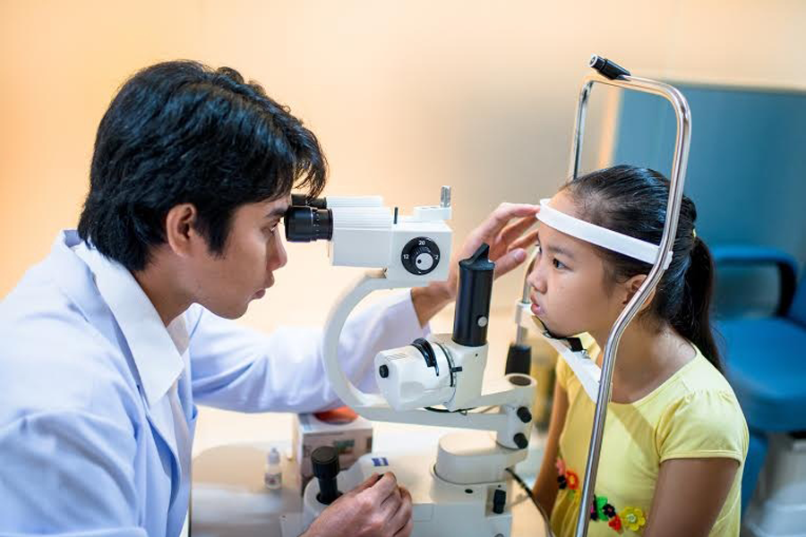 Nháy mắt thái quá ở trẻ - Khi nào cần điều trị?